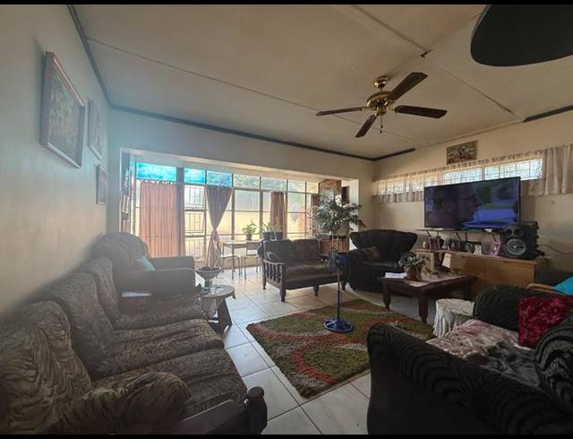 3 BEDROOM HOUSE FOR SALE IN VANDERBIJLPARK CW 5